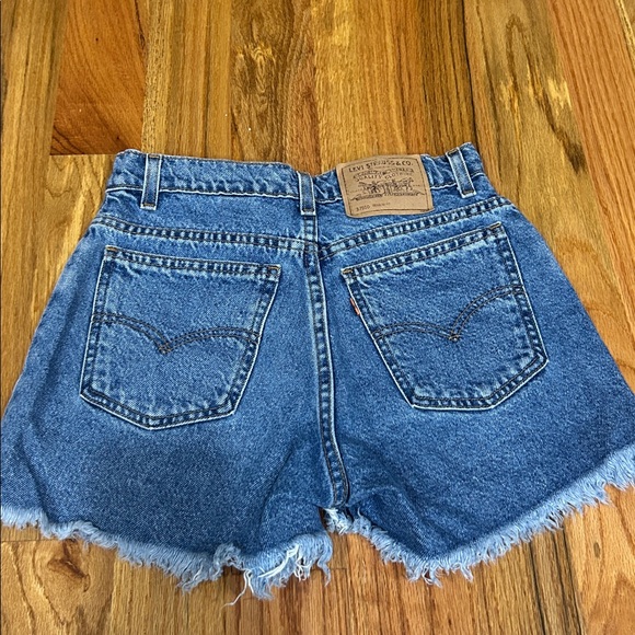 Vintage Levi's Orange tag Classic Blue Denim Shorts - Picture 4 of 5